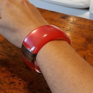 Hinged cuff bracelet